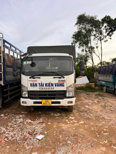 xe tải chở hàng 5 tấn hà nội