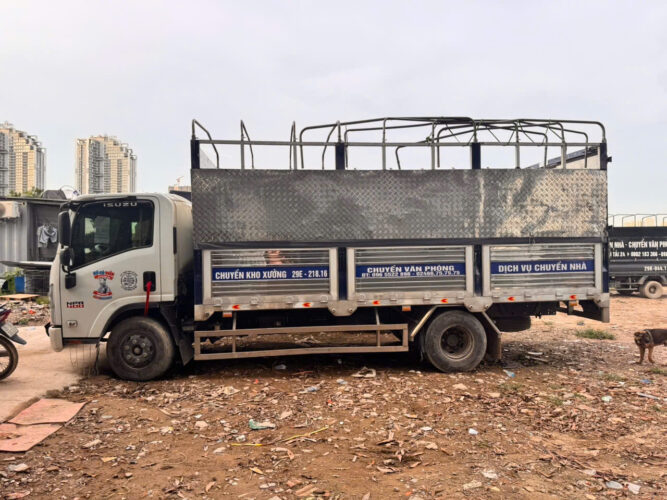xe tải 5 tấn chở hàng